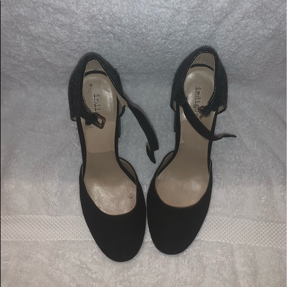 Heels - Picture 3 of 4